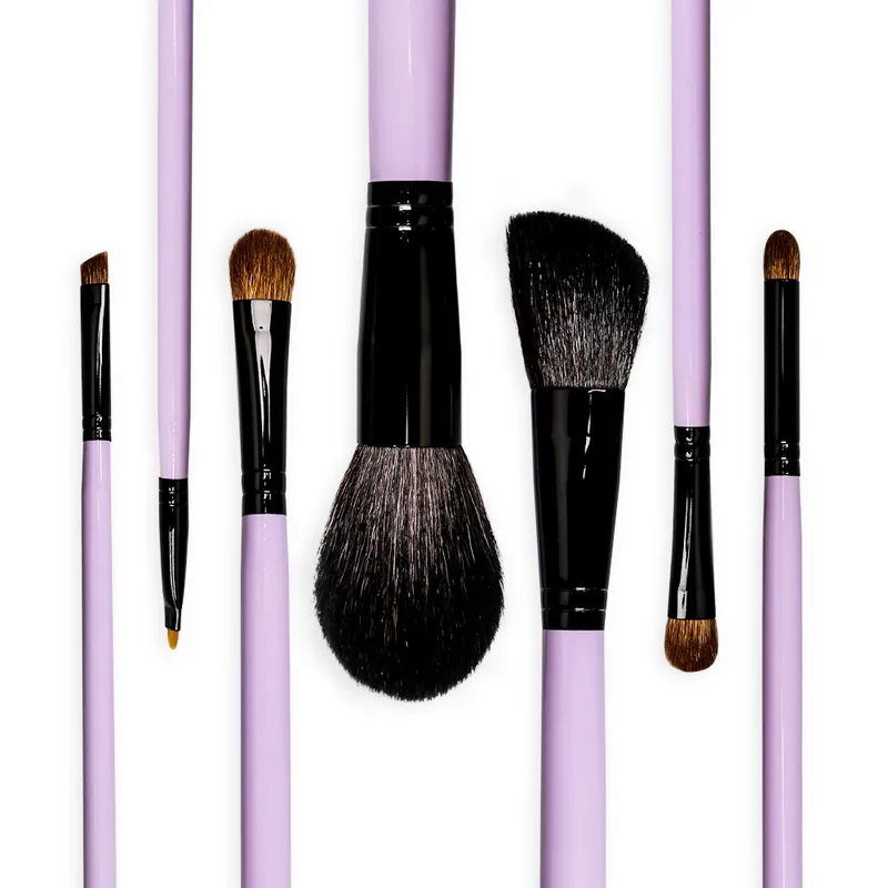 Essential 7-piece makeup brush set on display