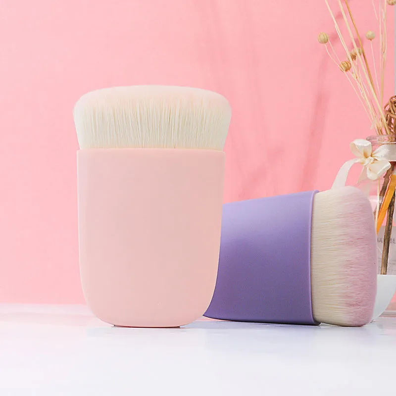 Ultimate Powder Contour Brush with large fluffy head