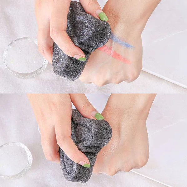 Eco-Friendly Bamboo Charcoal Konjac Sponge - Product in Use